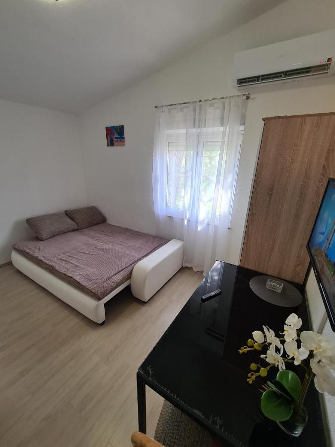 Apartments Lana - 30 M From The Sea Seline Exterior foto