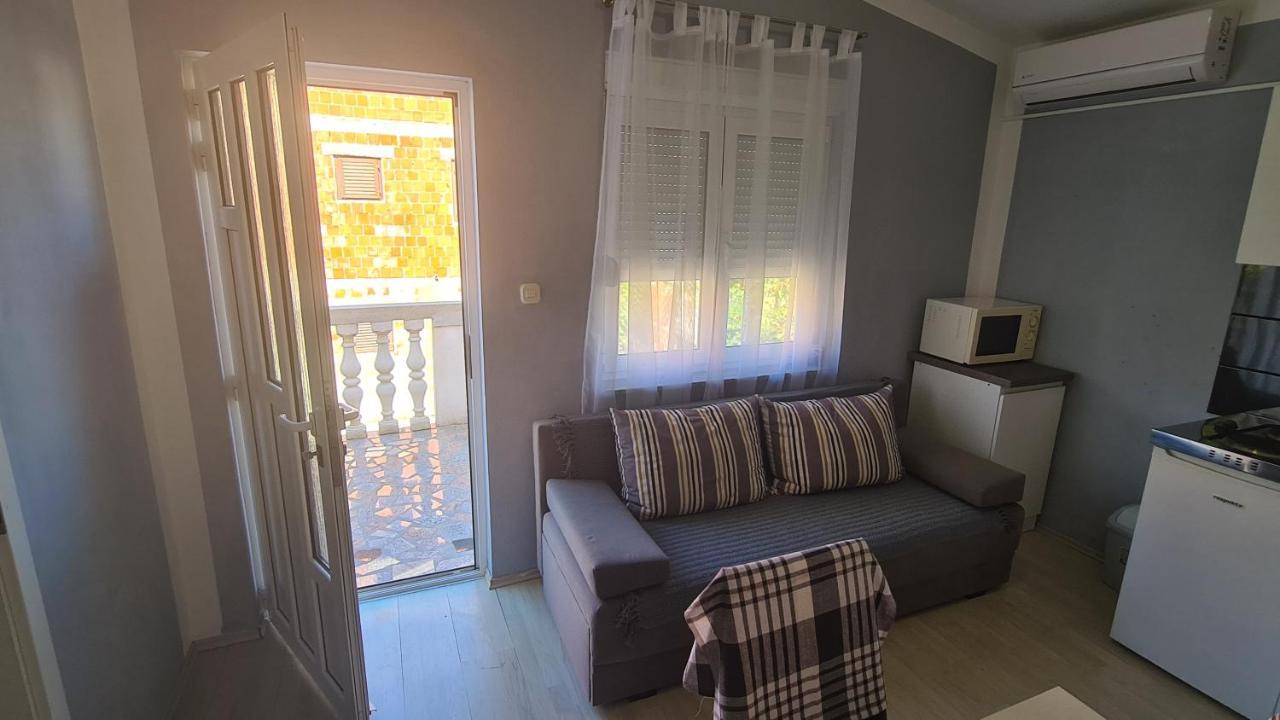 Apartments Lana - 30 M From The Sea Seline Exterior foto
